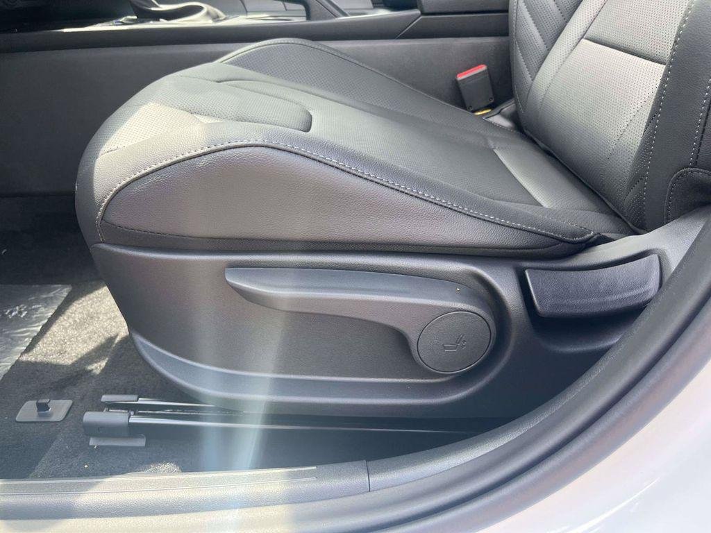 New 2026 Hyundai Elantra SEL Sport FWD image 41