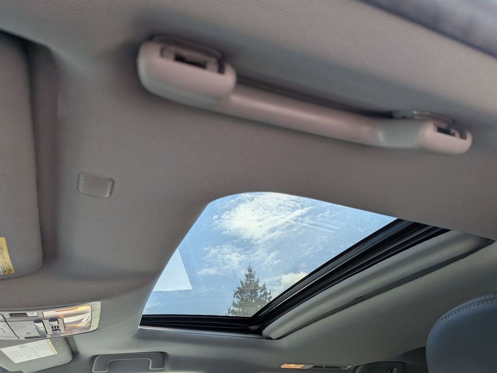 Used 2019 Toyota Highlander XLE AWD/4WD image 13