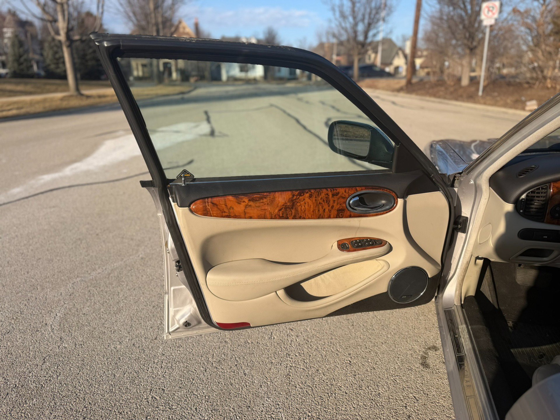 Used 2002 Jaguar XJ8 image 7