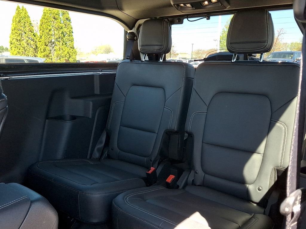 Used 2025 Ford Bronco Badlands image 10