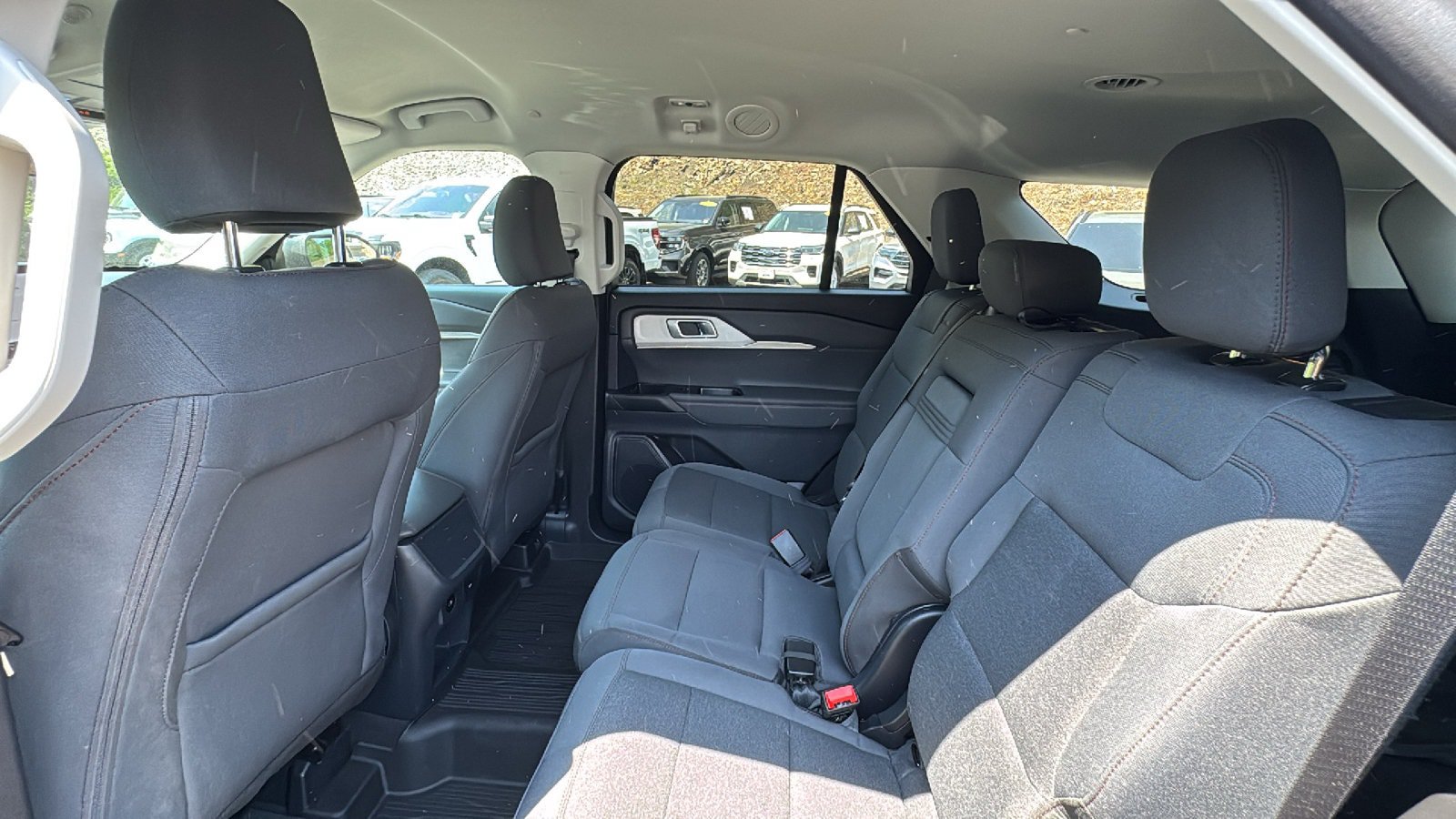 Used 2025 Ford Explorer Active AWD/4WD image 27