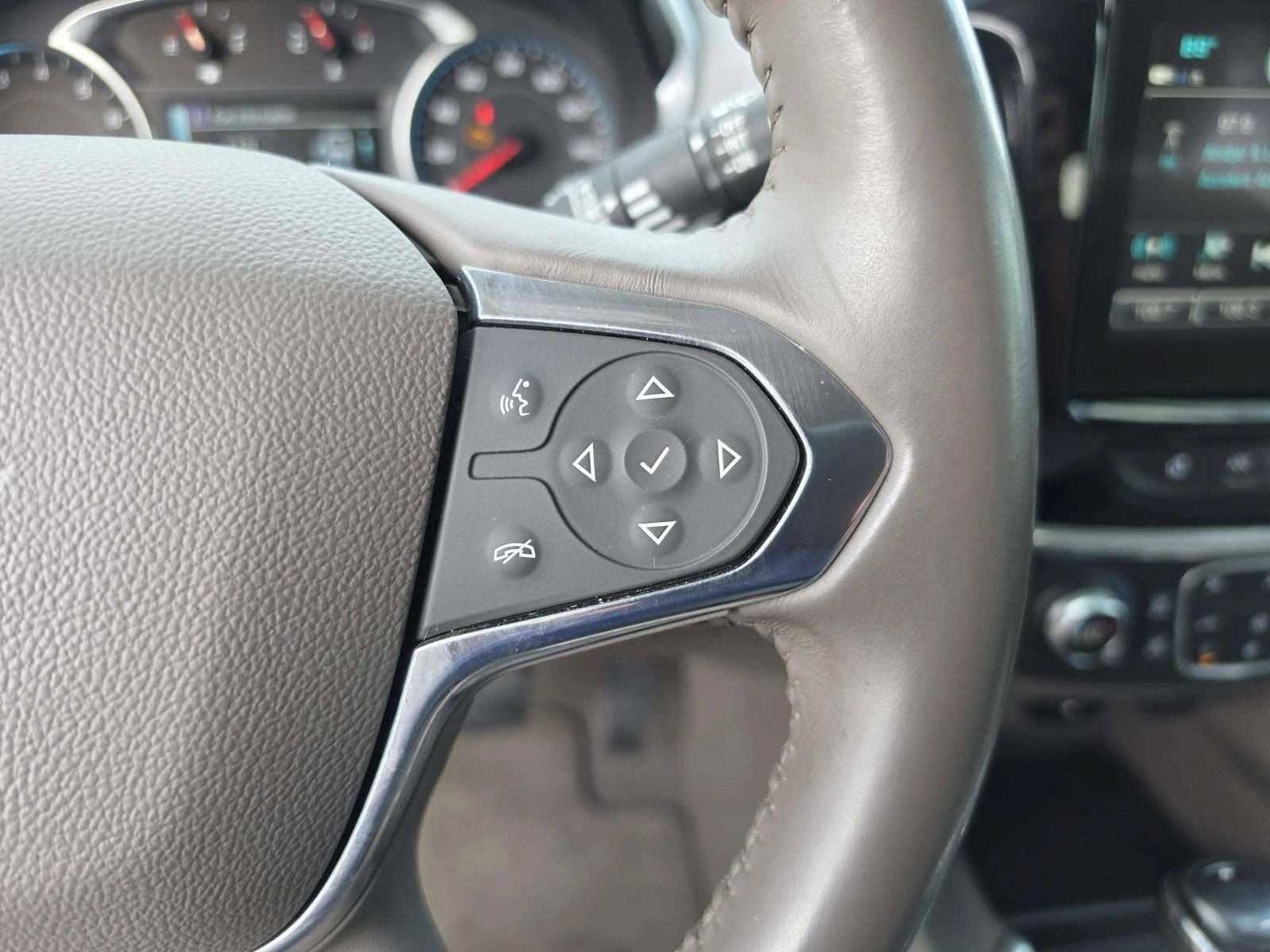 Used 2019 Chevrolet Traverse LT FWD image 32