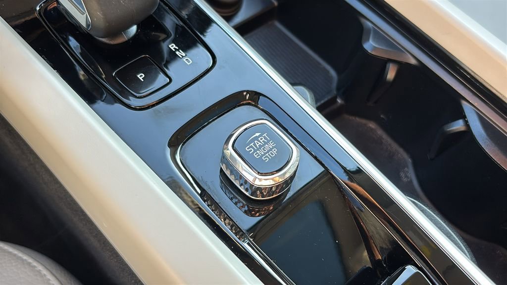 Used 2024 Volvo XC60 B5 Plus w/ Protection Package Premier AWD/4WD image 14