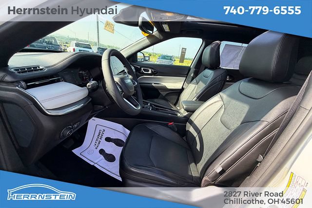 Used 2023 Jeep Compass Limited w/ Sun and Sound Group AWD/4WD image 23