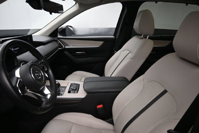 Certified 2025 MAZDA CX-70 Plug-In Hybrid w/ Premium Pkg AWD/4WD image 10