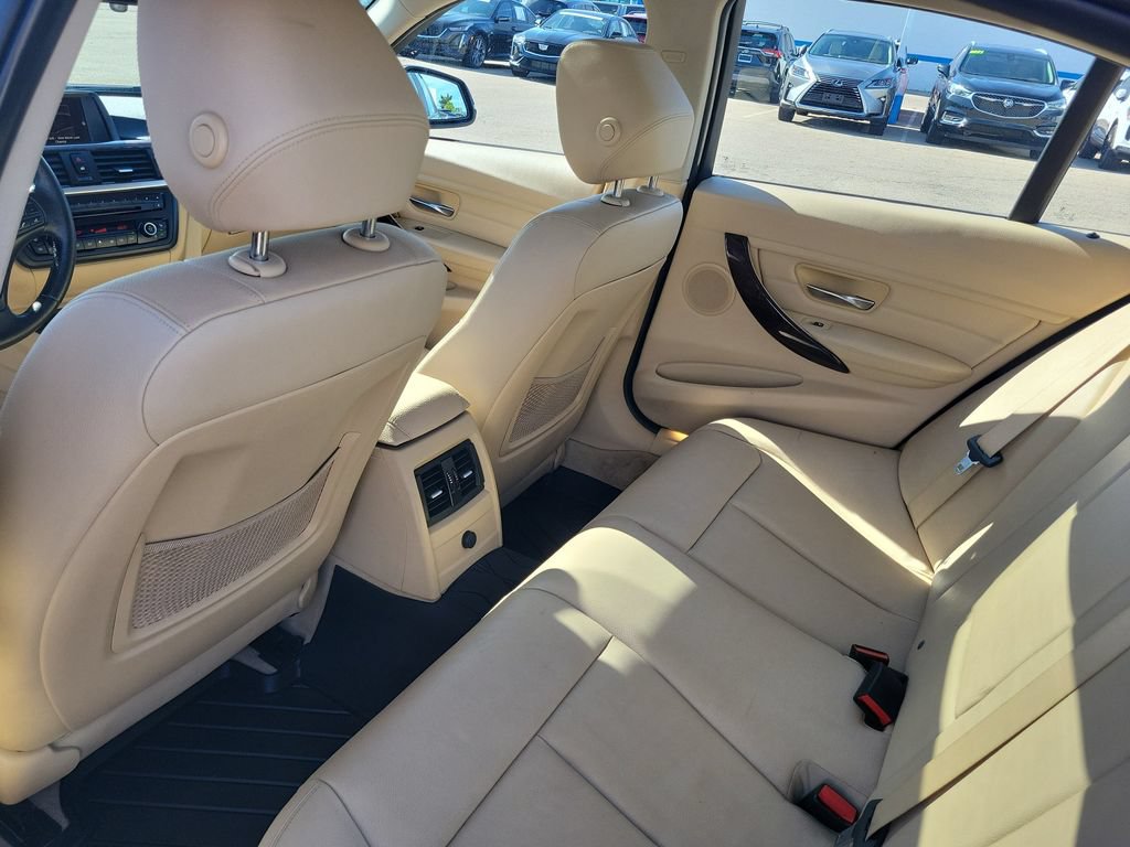 Used 2015 BMW 320i xDrive Sedan AWD/4WD image 27