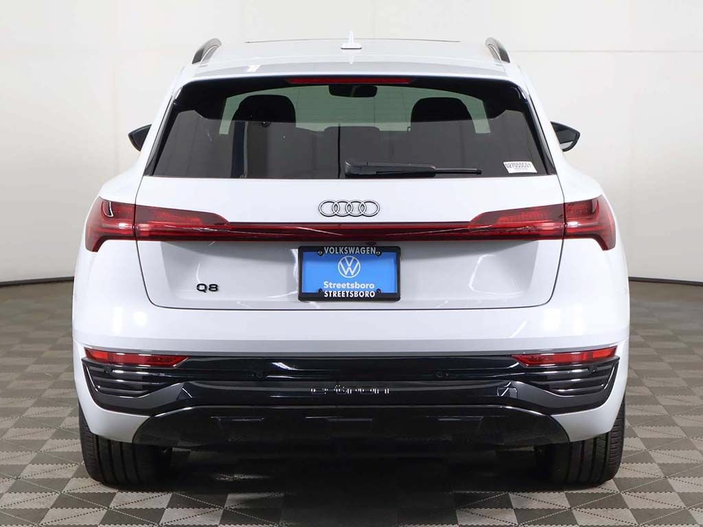Used 2024 Audi Q8 e-tron Prestige w/ Prestige Package AWD/4WD image 17