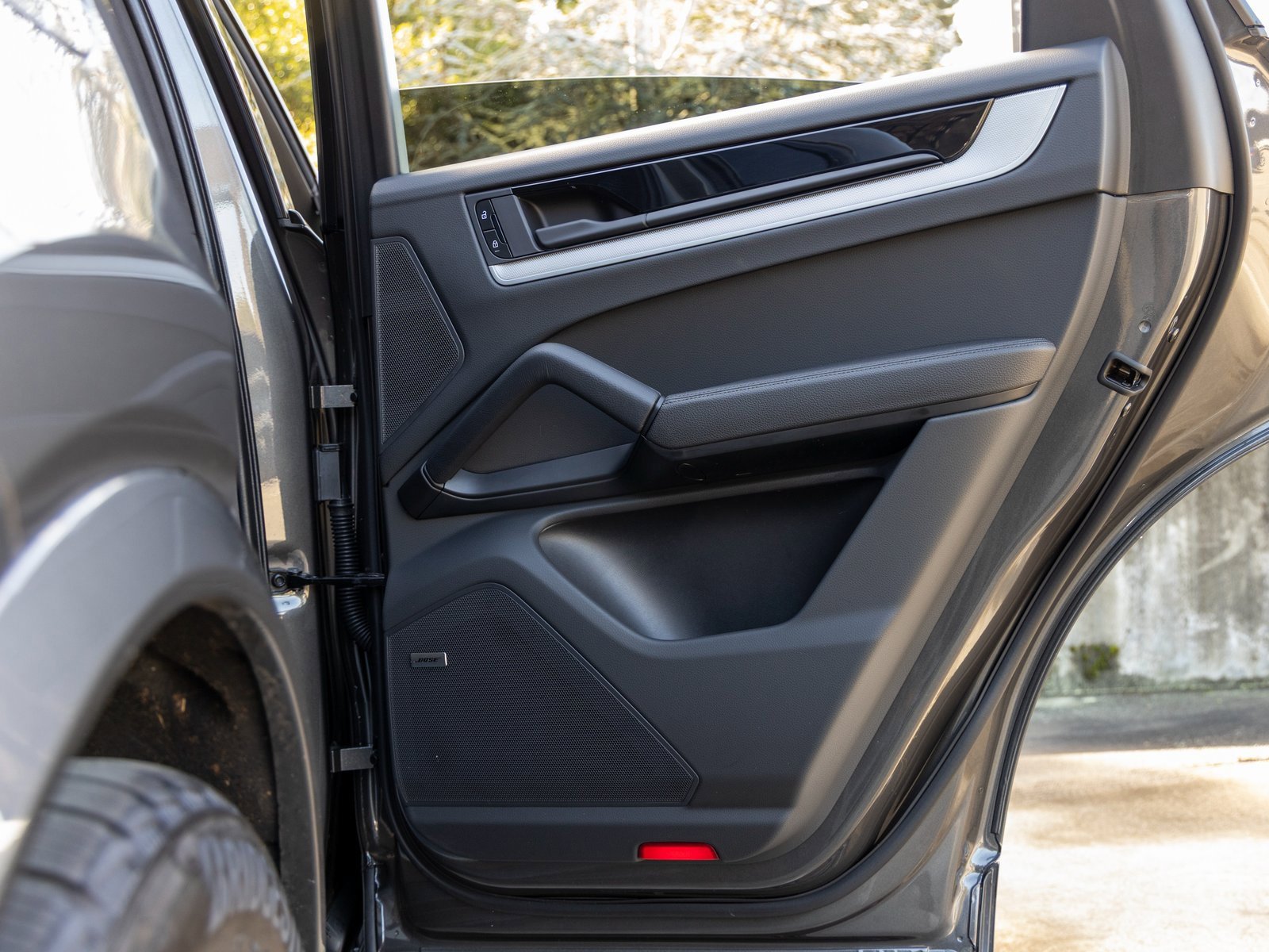 Certified 2025 Porsche Cayenne Coupe image 48