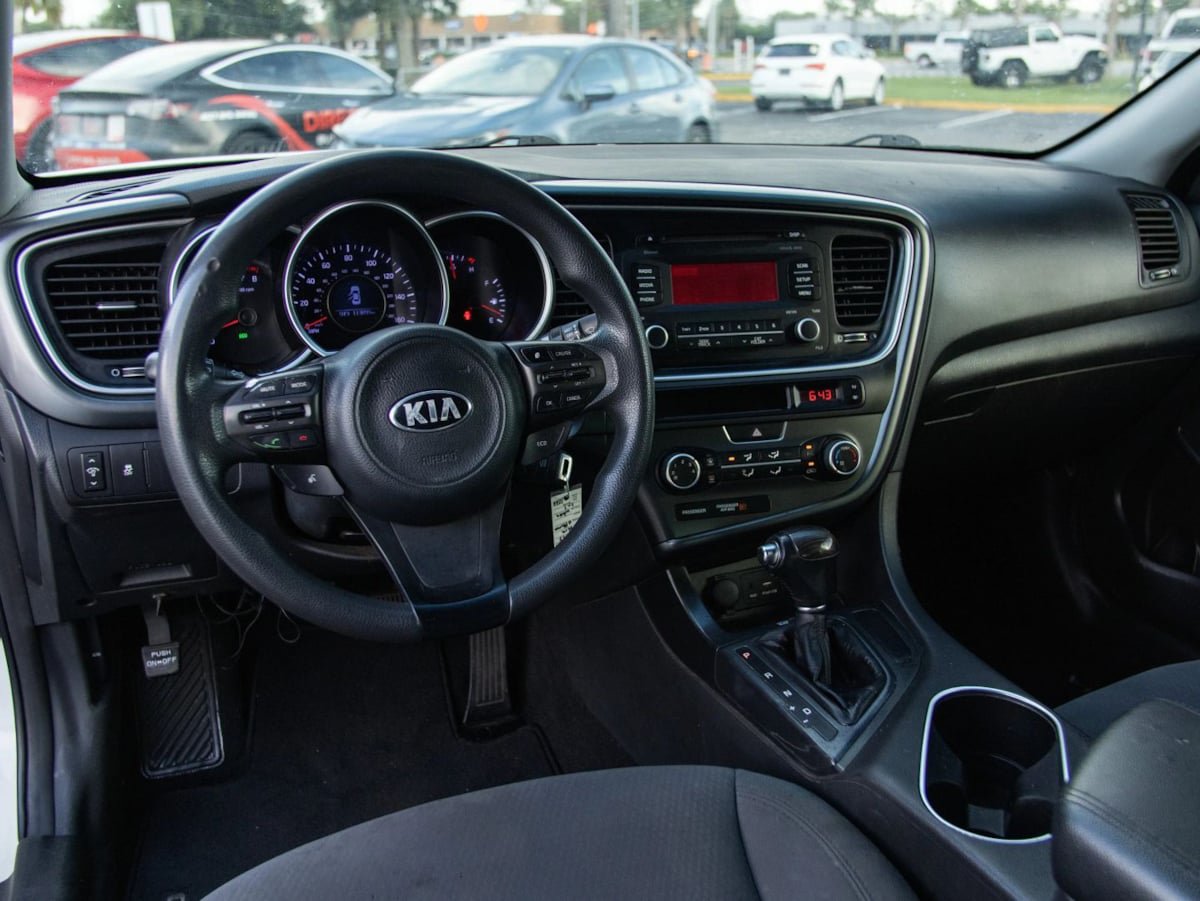 Used 2015 Kia Optima LX FWD image 15