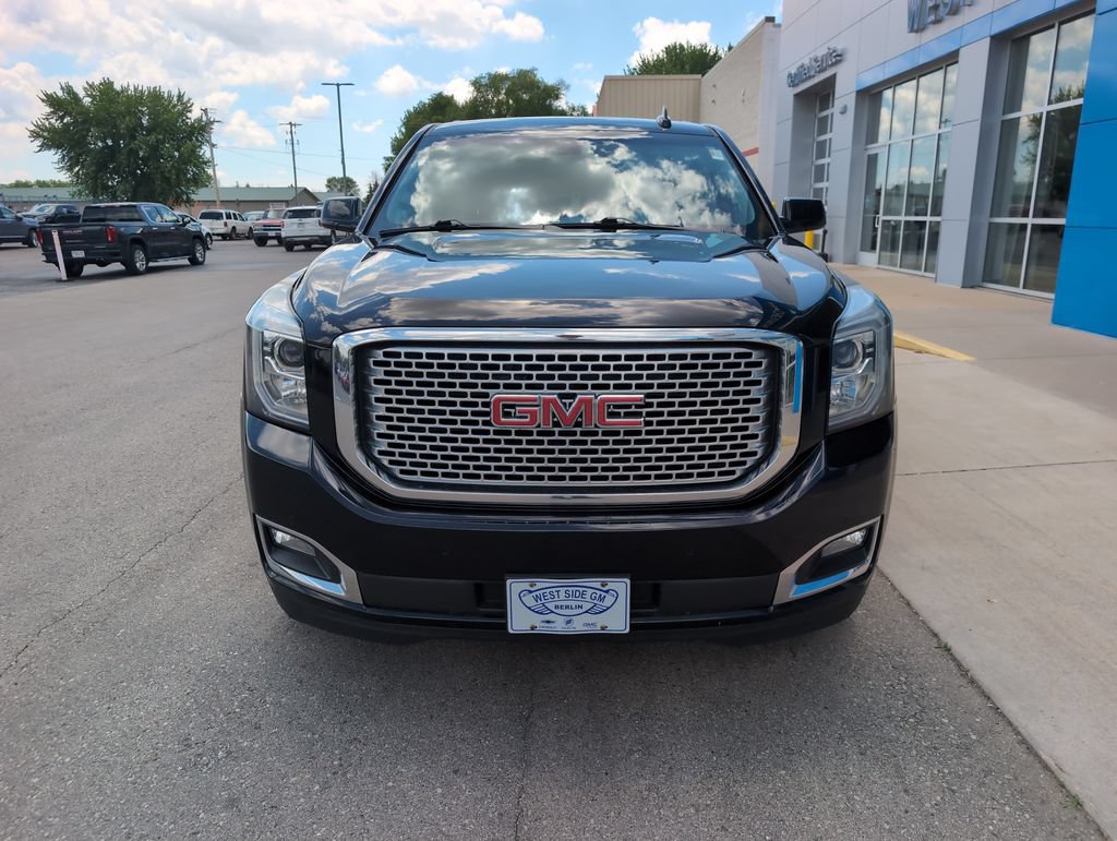 Used 2017 GMC Yukon XL Denali w/ Open Road Package AWD/4WD image 3