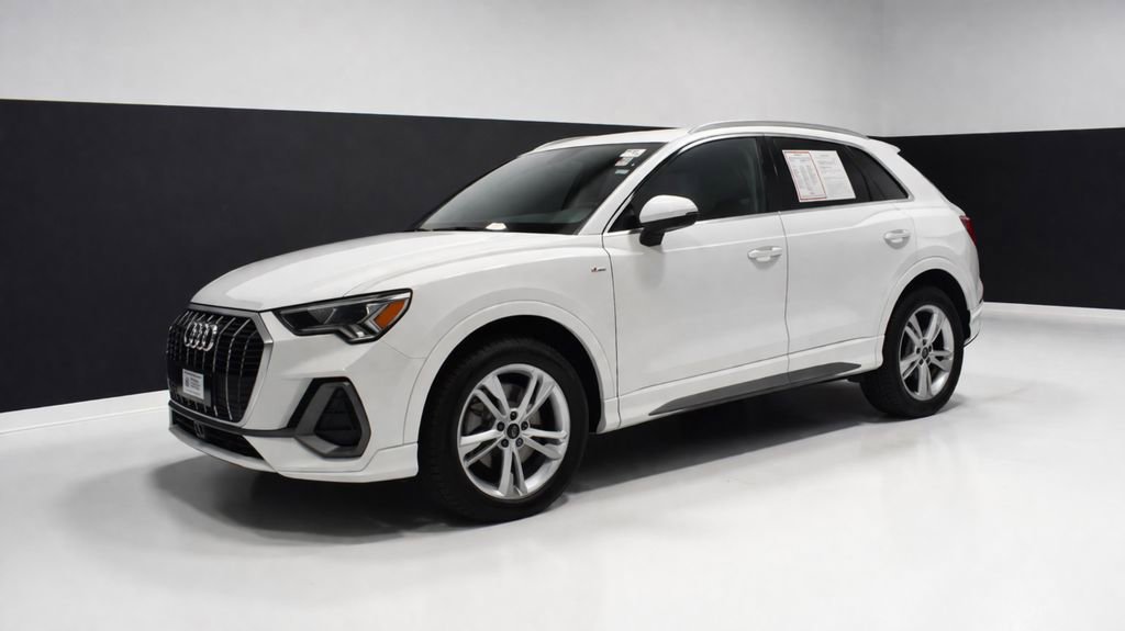 Used 2024 Audi Q3 2.0T Premium Plus w/ Premium Plus Package image 2