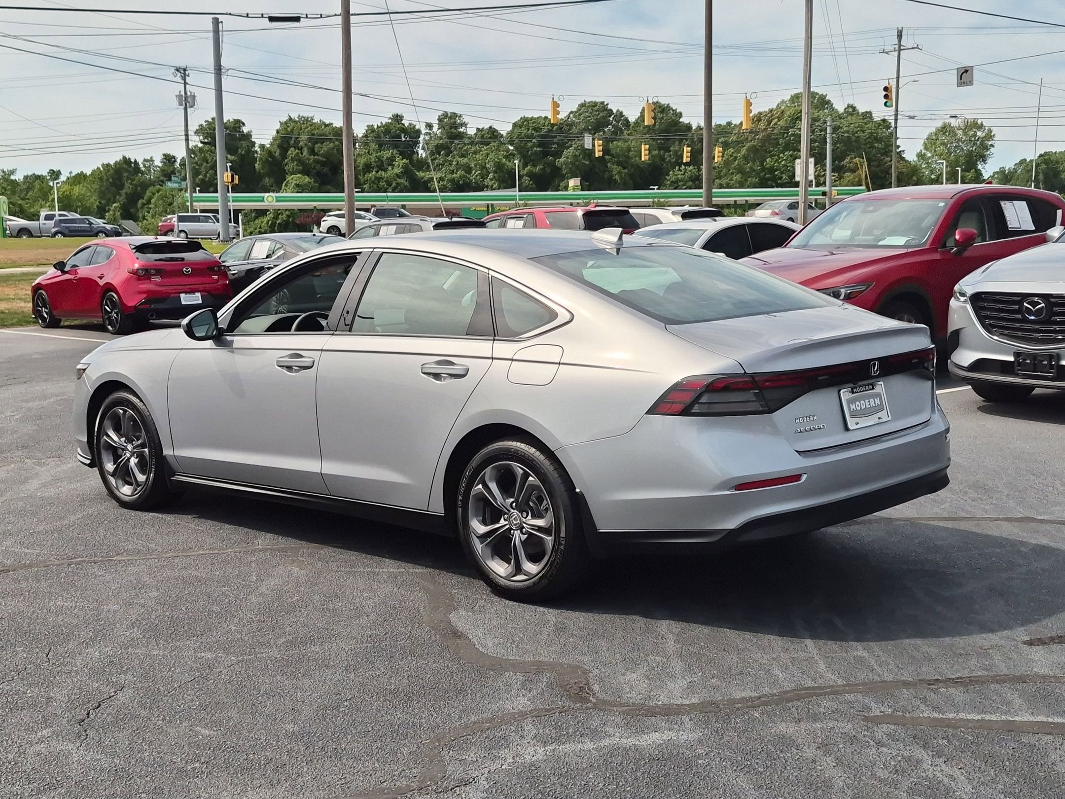 Used 2023 Honda Accord EX image 3