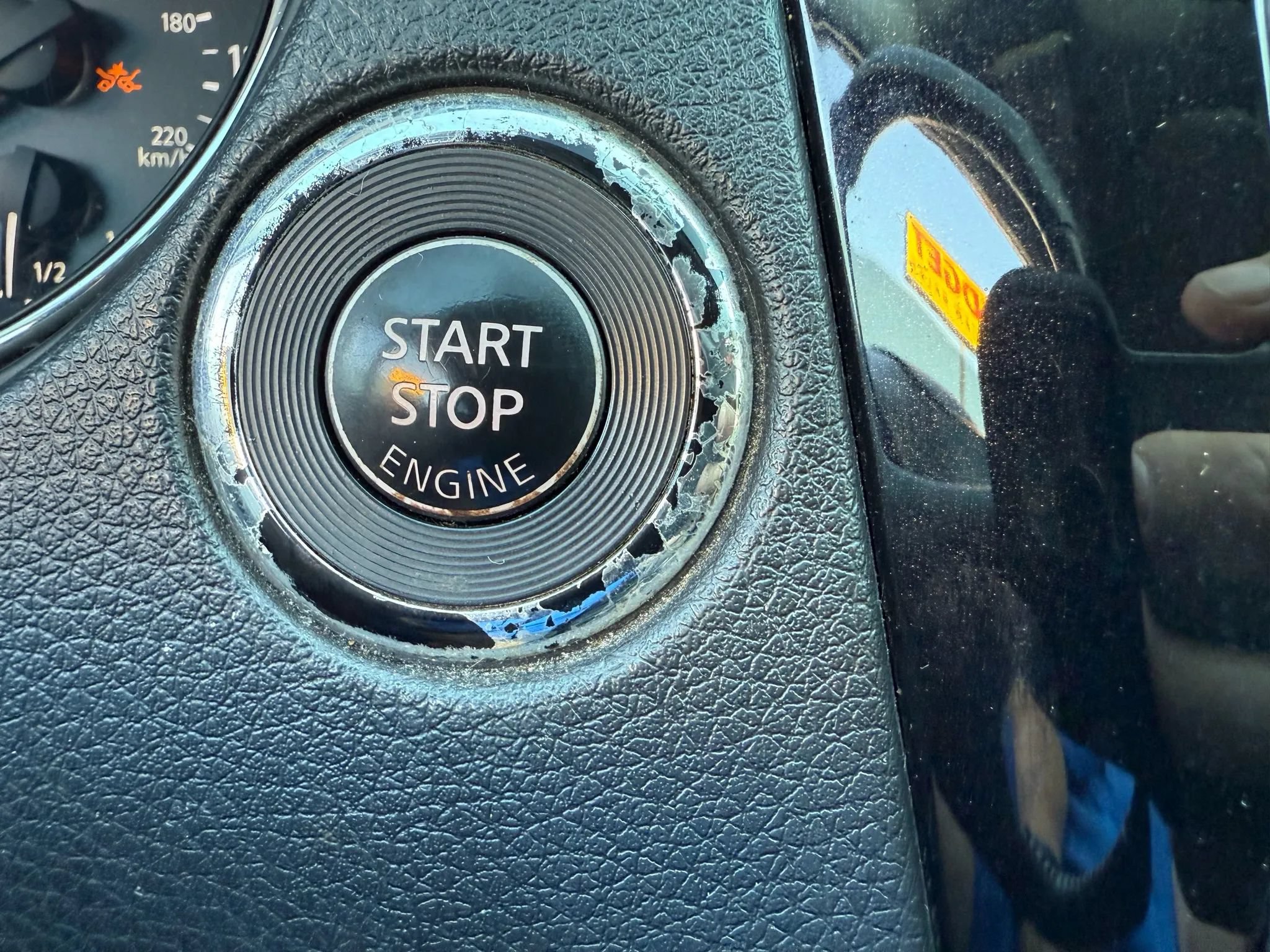 Used 2018 Nissan Rogue Sport SL FWD image 18