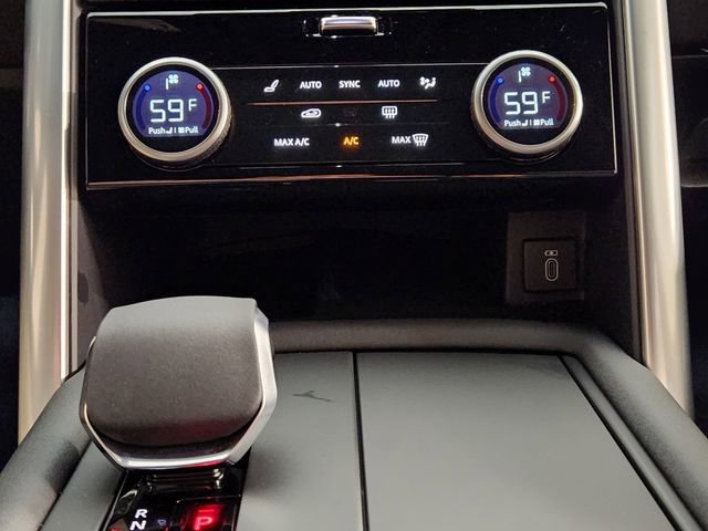 New 2026 Land Rover Discovery S AWD/4WD image 19