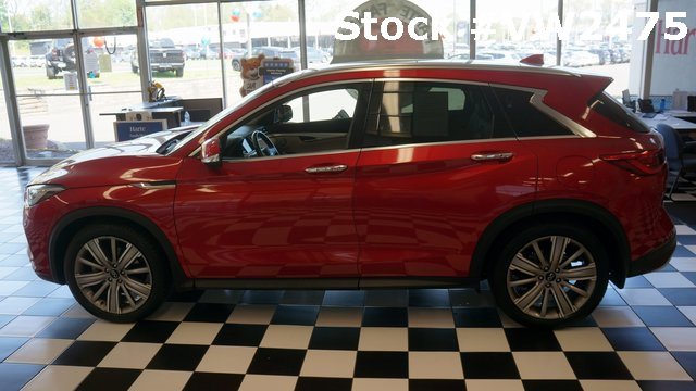 Used 2021 INFINITI QX50 Sensory w/ Cargo Package image 4