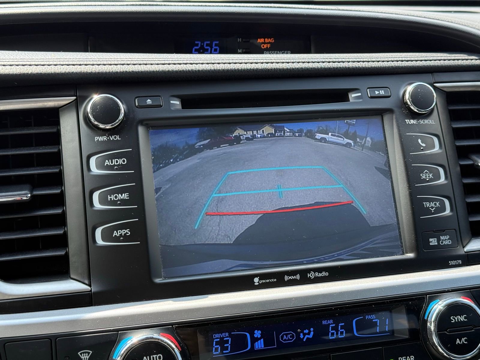 Used 2017 Toyota Highlander SE AWD/4WD image 30