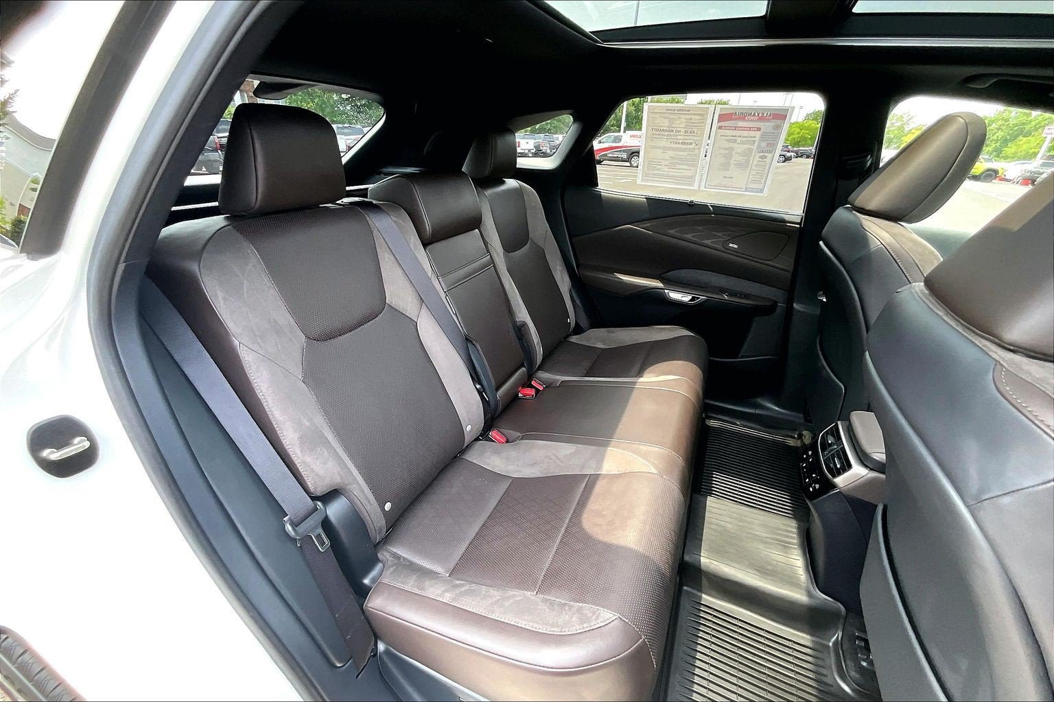 Used 2025 Lexus RX 450h AWD w/ Convenience Package image 26