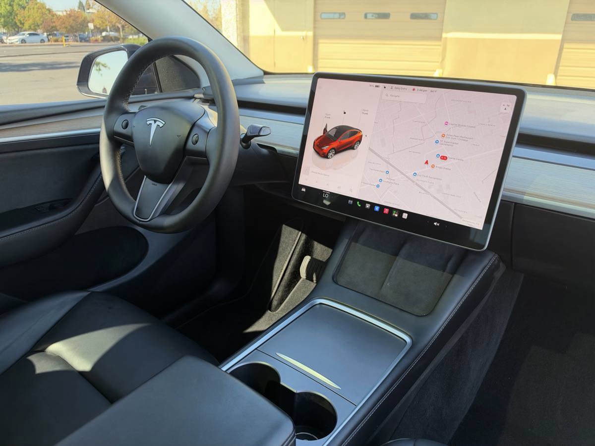 Used 2024 Tesla Model Y Long Range AWD/4WD image 16