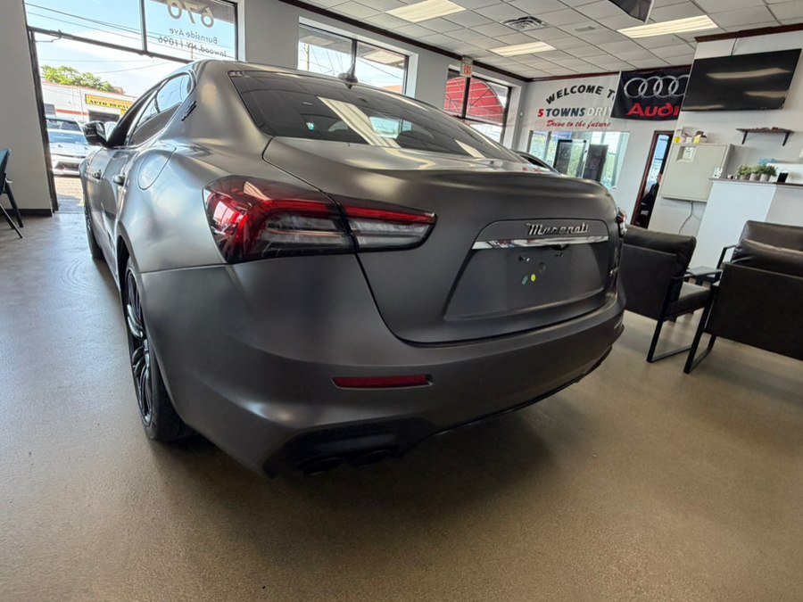 Used 2022 Maserati Ghibli Modena RWD image 13
