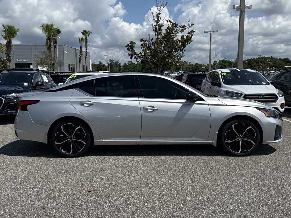 Certified 2023 Nissan Altima 2.5 SR FWD image 2
