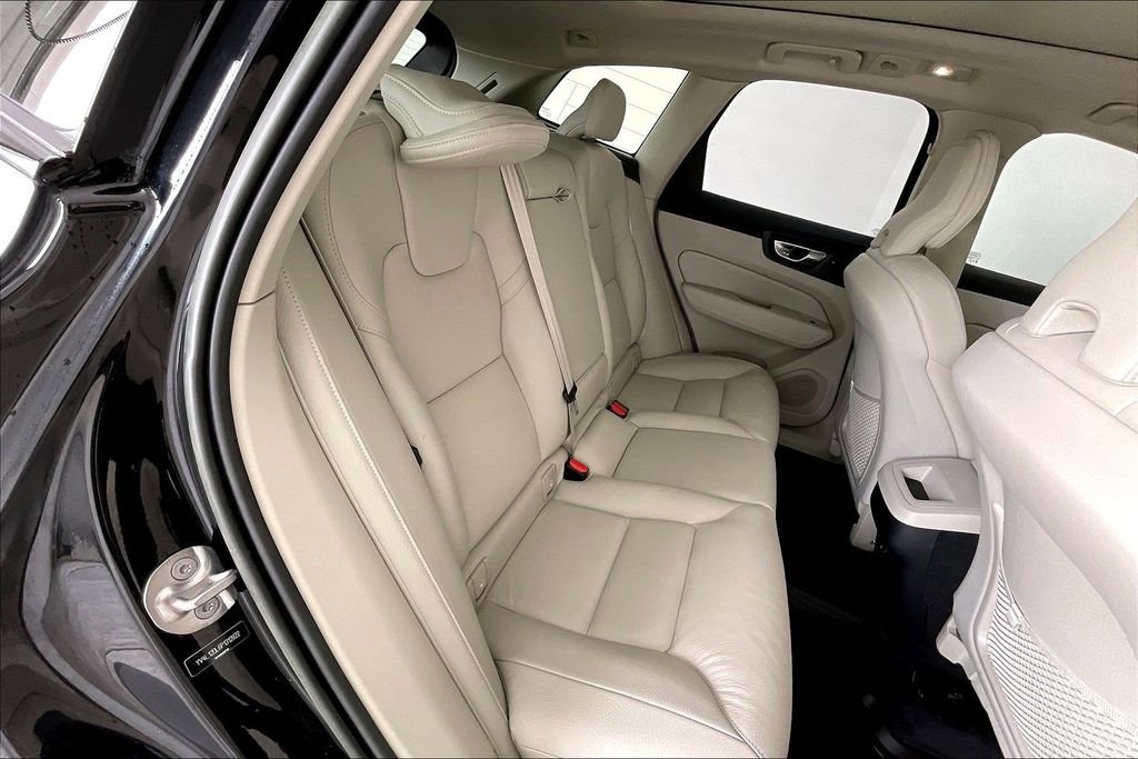 Certified 2023 Volvo XC60 B5 Plus w/ Protection Package Premier image 36