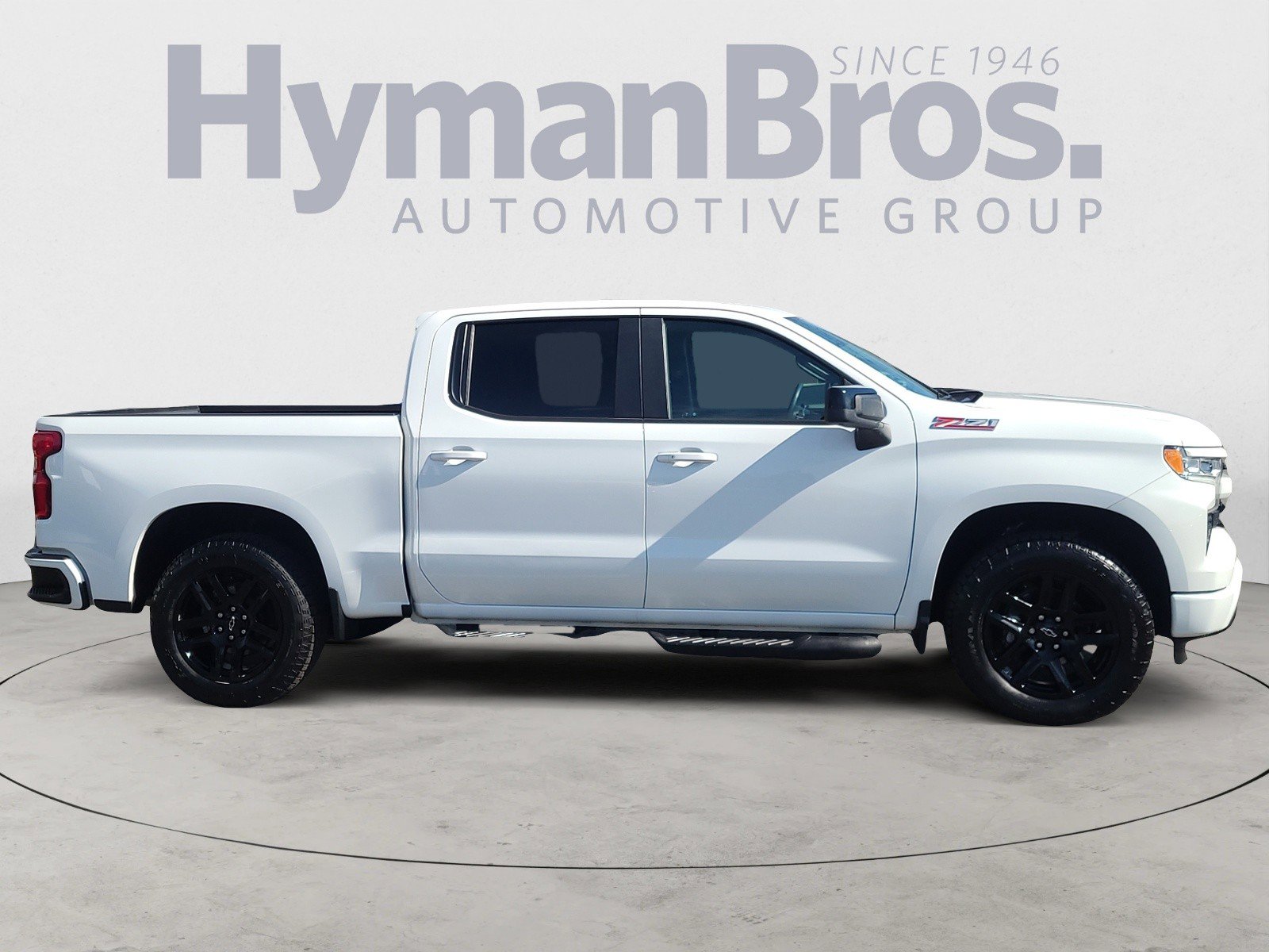 Used 2022 Chevrolet Silverado 1500 RST image 2
