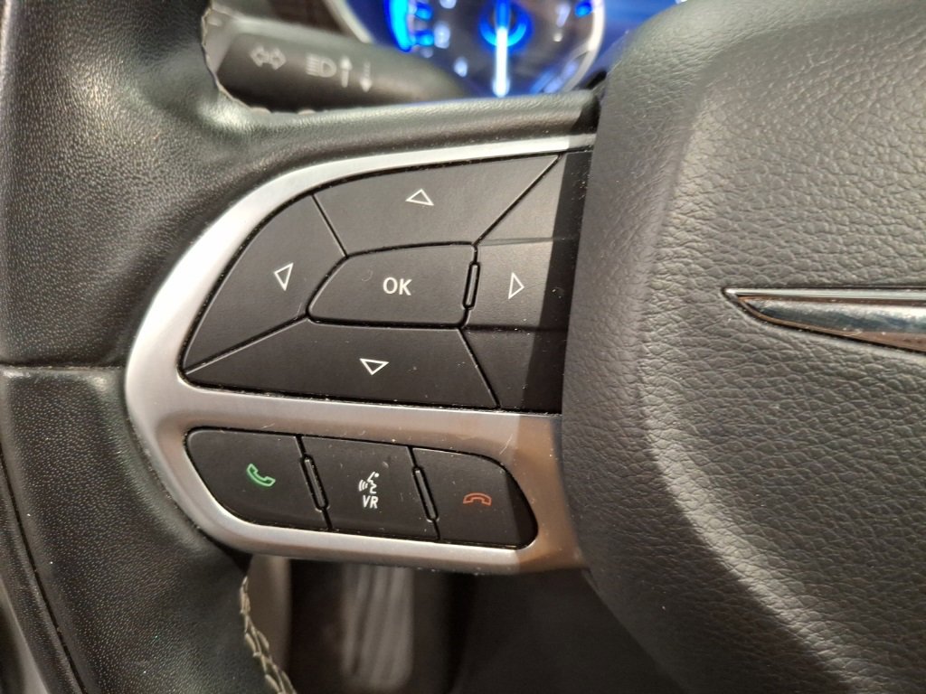 Used 2022 Chrysler Pacifica Limited image 20