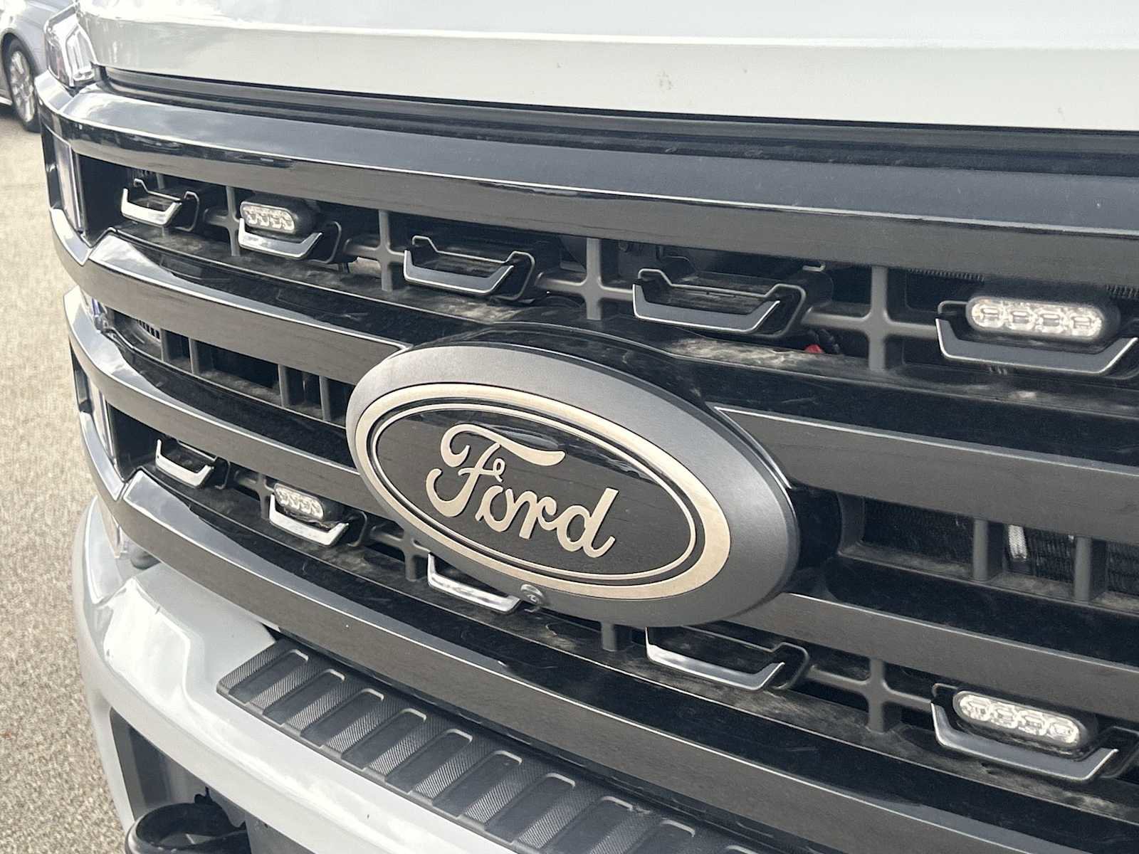 Used 2025 Ford F350 Lariat w/ Lariat Ultimate Package image 11