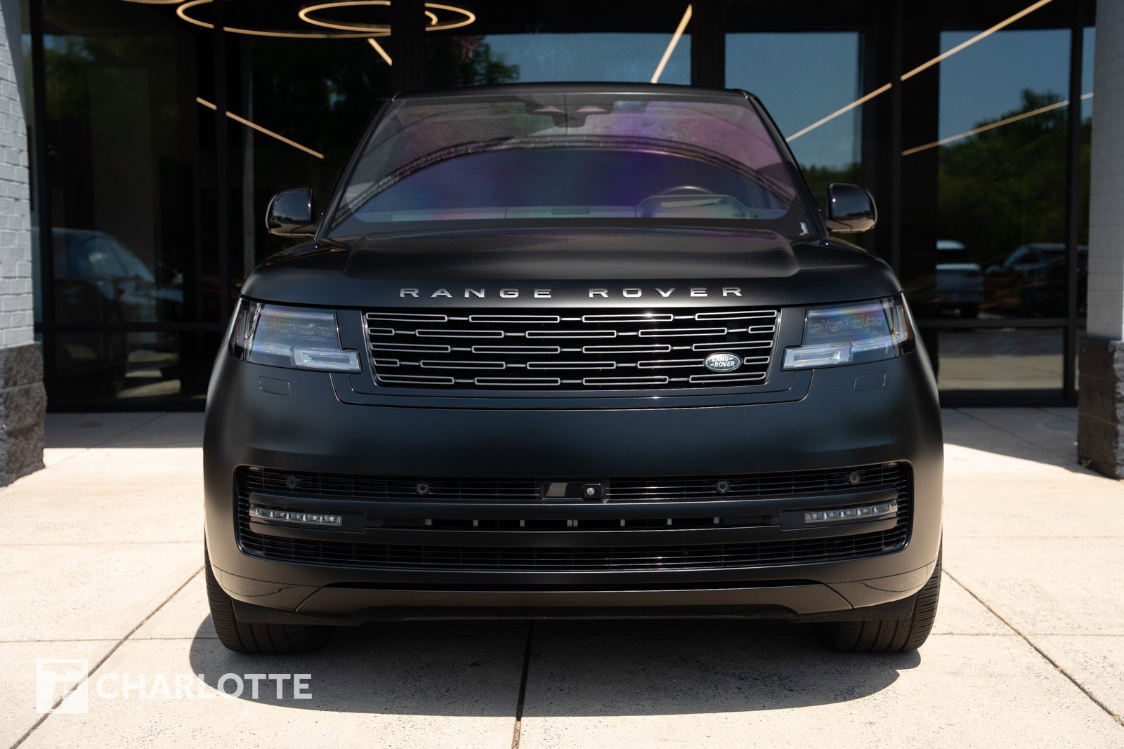 Used 2023 Land Rover Range Rover Long Wheelbase Autobiography AWD/4WD image 4