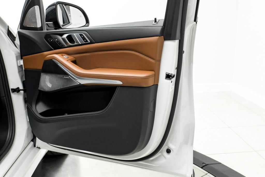 Used 2025 BMW ALPINA XB7 AWD/4WD image 51