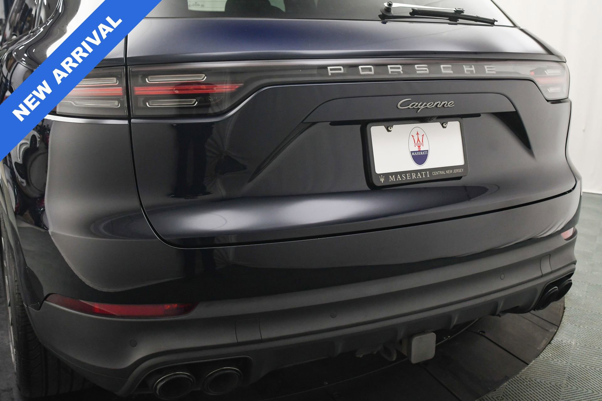 Used 2023 Porsche Cayenne Platinum Edition image 22