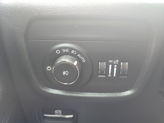 Certified 2025 Jeep Grand Cherokee L Limited AWD/4WD image 12