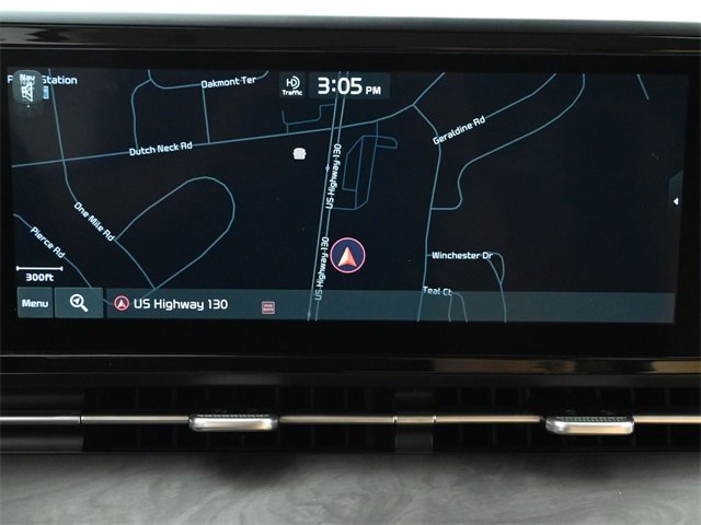 Used 2022 Kia Carnival EX image 26