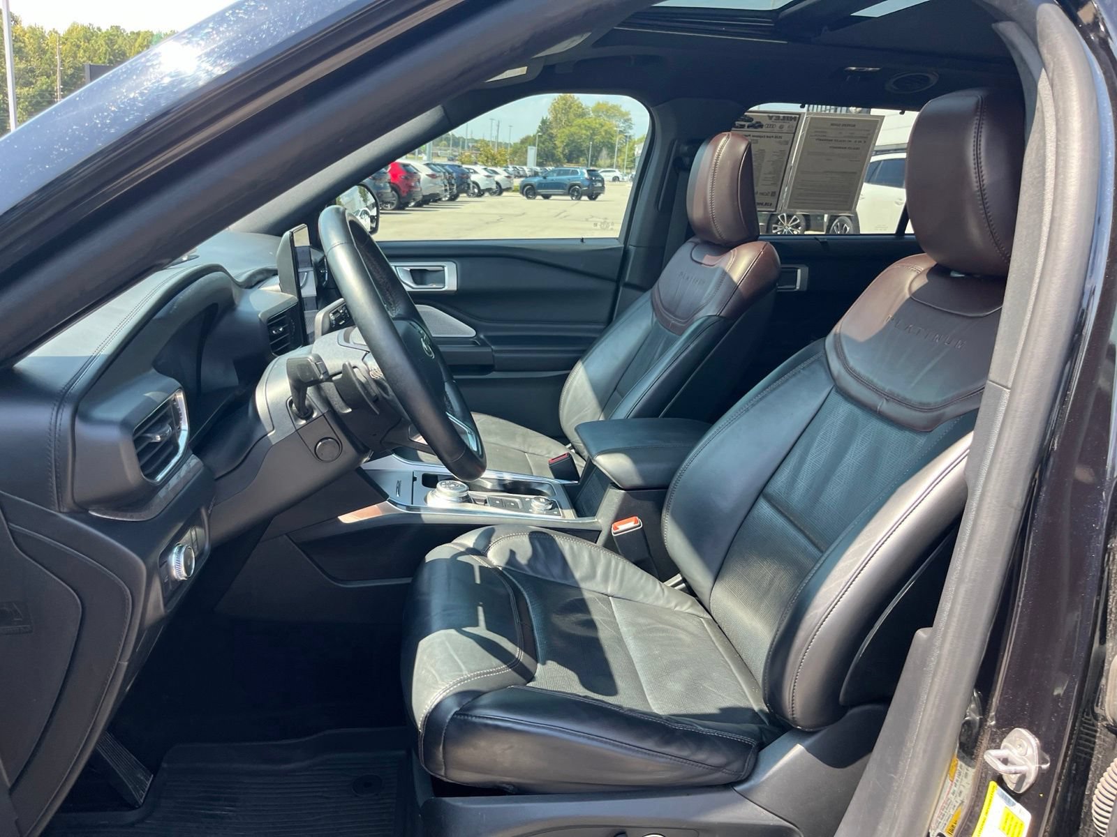 Used 2020 Ford Explorer Platinum w/ Premium Technology Package AWD/4WD image 29