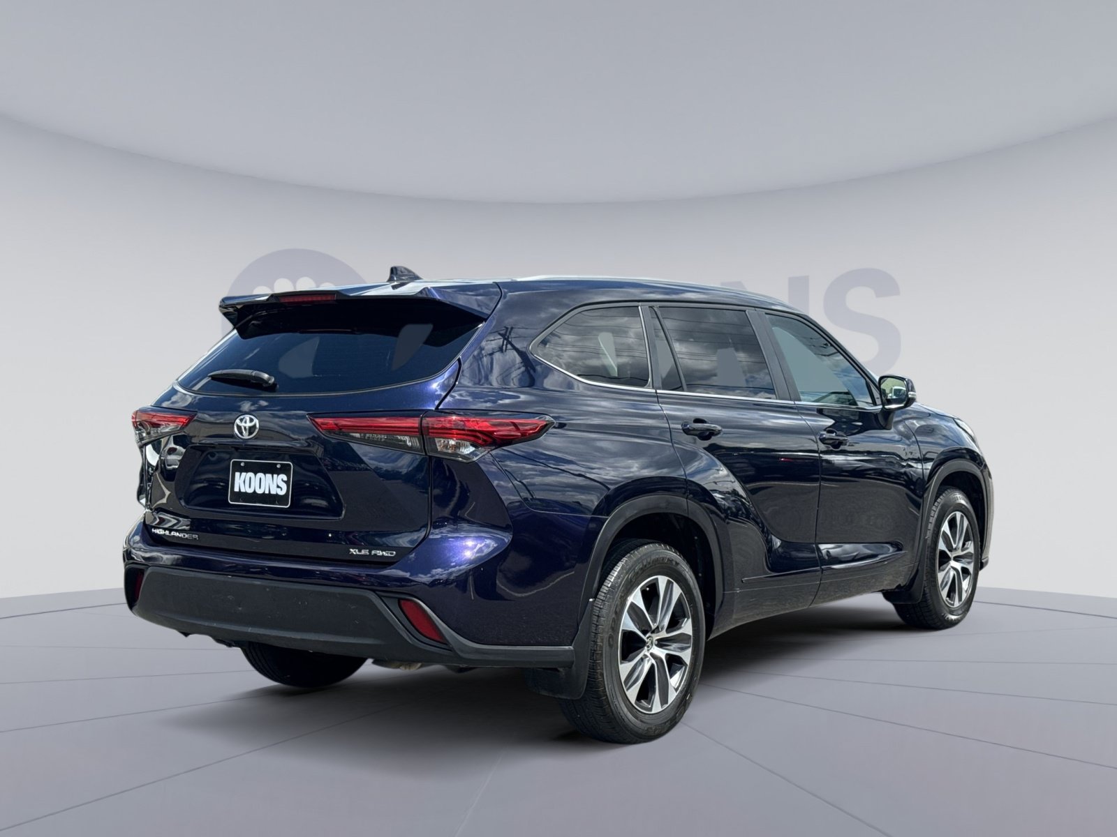 Used 2023 Toyota Highlander XLE AWD/4WD image 7