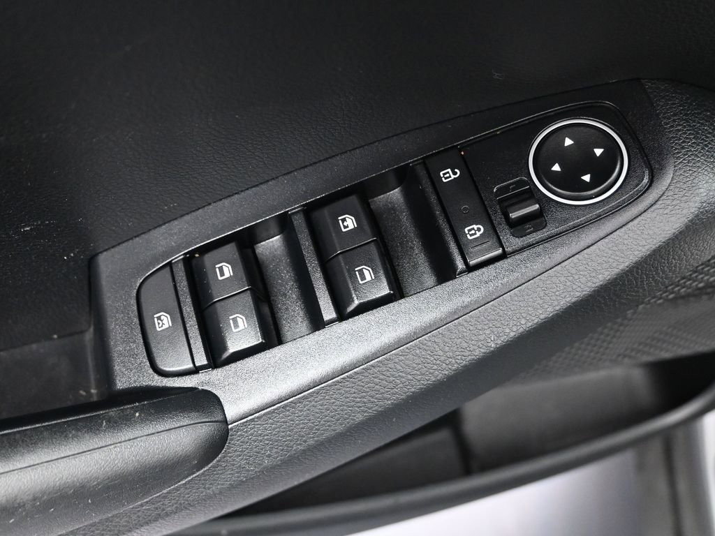 Used 2023 Kia Seltos LX image 11