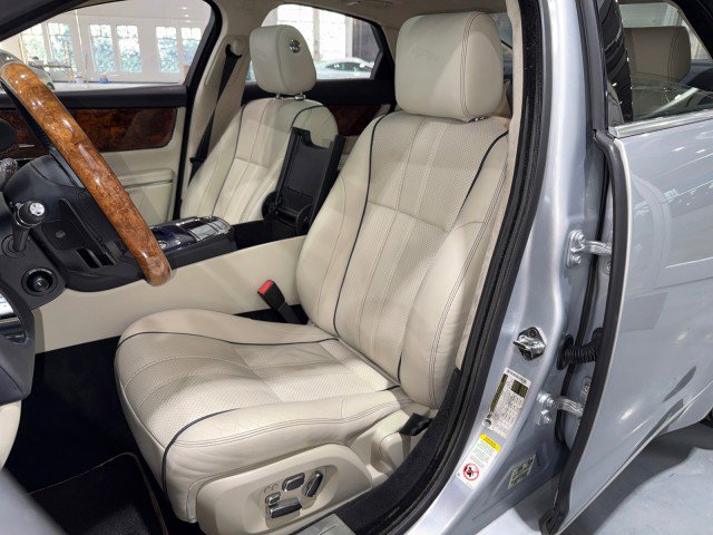Used 2013 Jaguar XJ AWD image 8