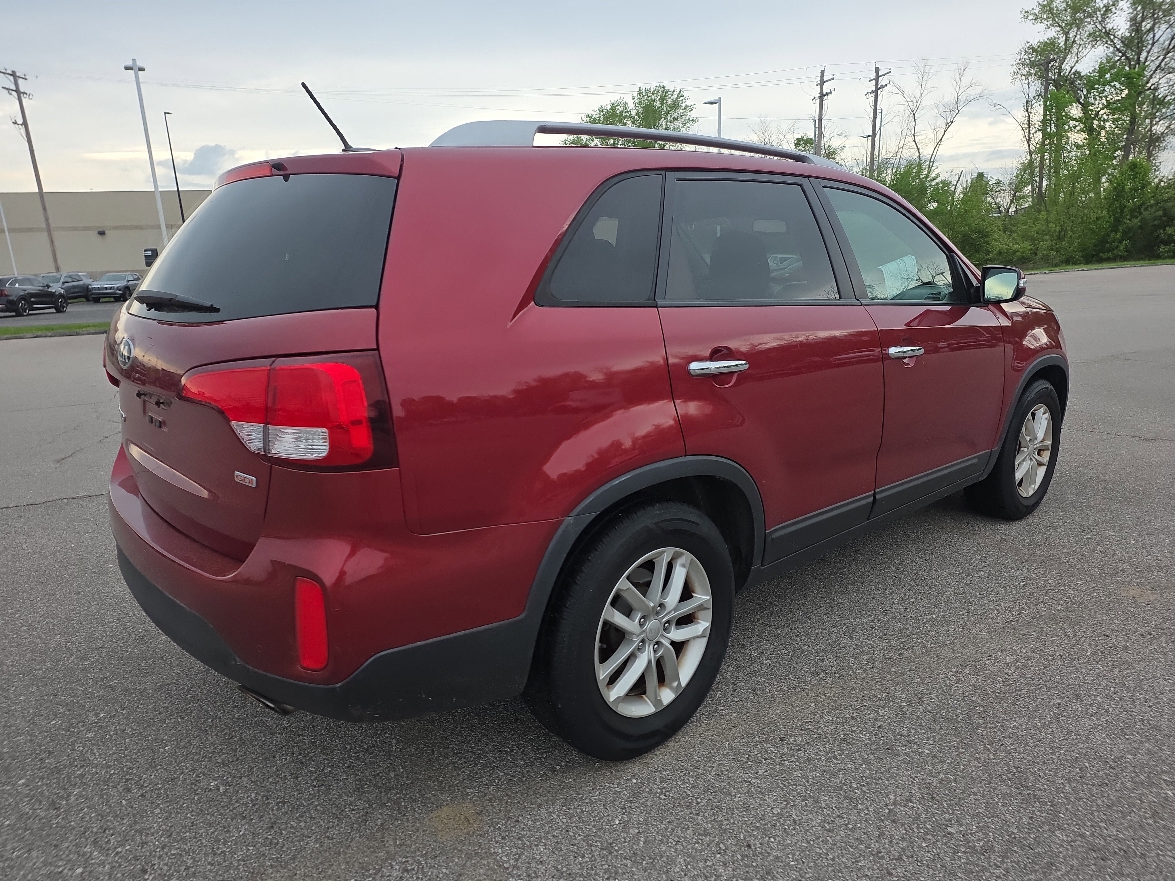 Used 2015 Kia Sorento LX image 3