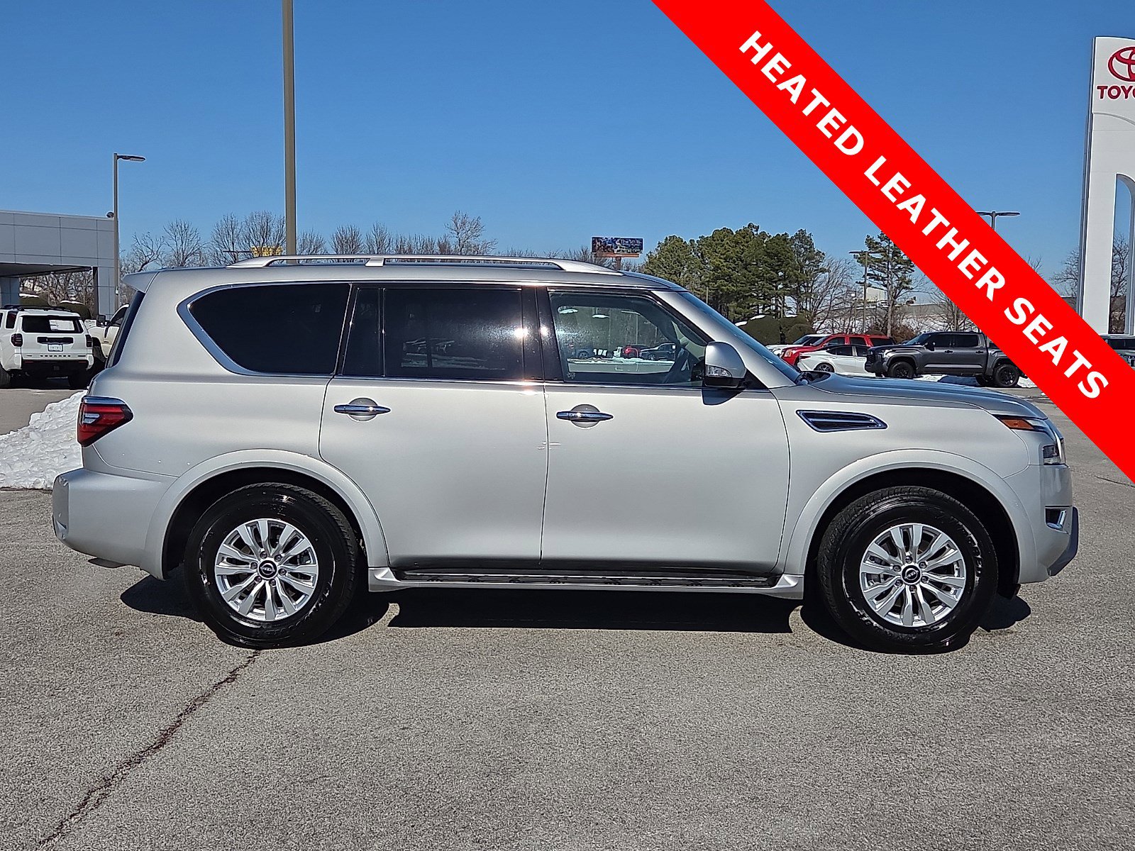 Used 2024 Nissan Armada SV image 6