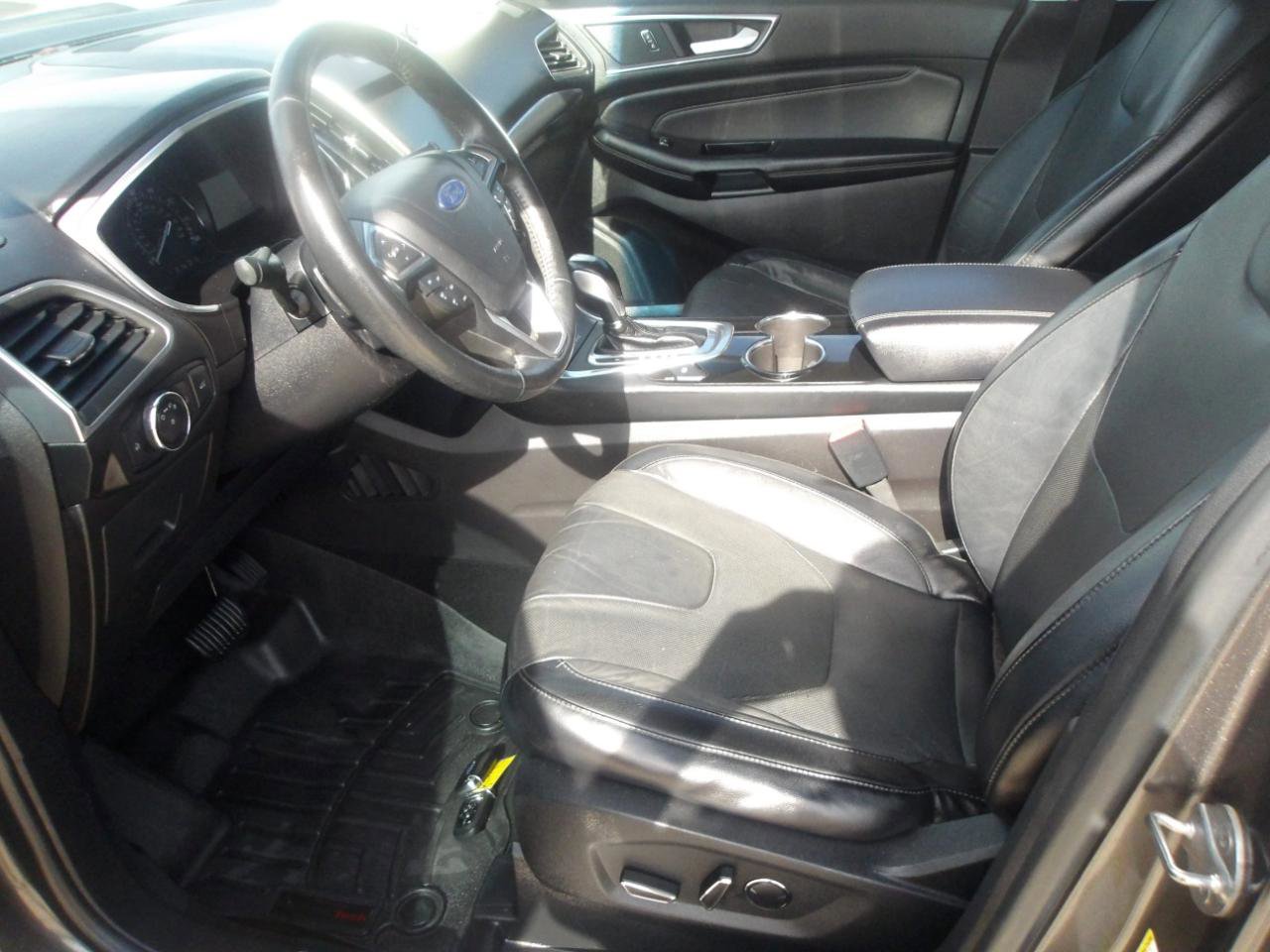 Used 2015 Ford Edge Titanium w/ Equipment Group 301A FWD image 19