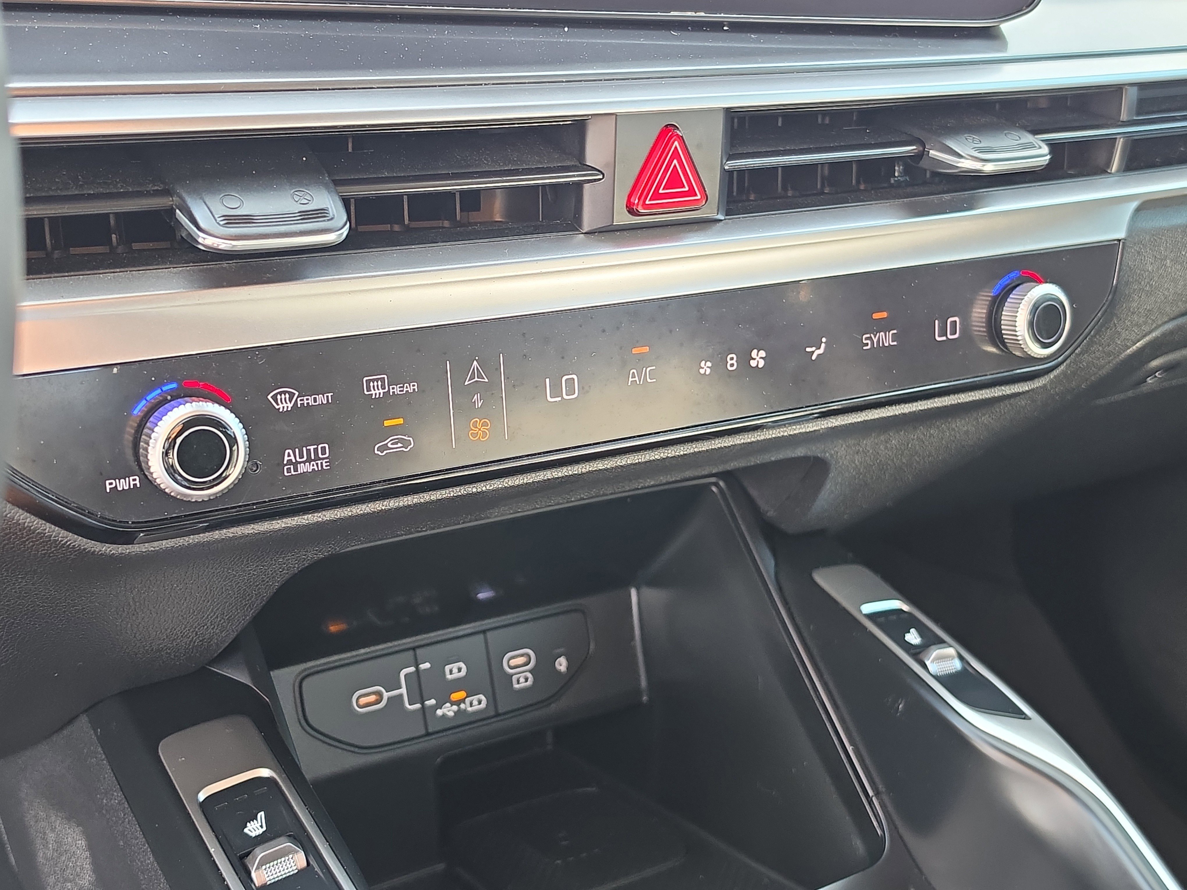 Used 2024 Kia Sorento S FWD image 21