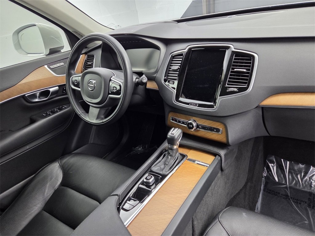 Used 2022 Volvo XC90 T5 Momentum w/ Advanced Package image 17