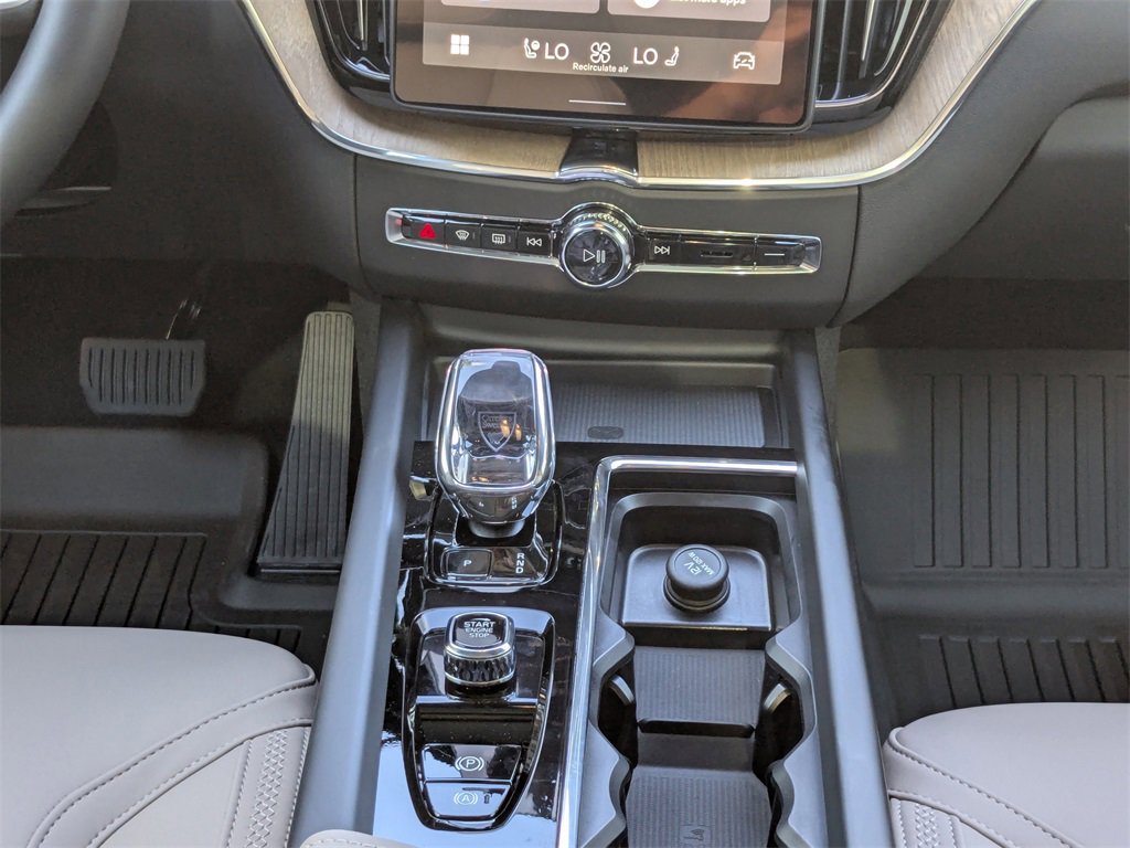 New 2026 Volvo XC60 B5 Plus w/ Protection Package Premier image 20