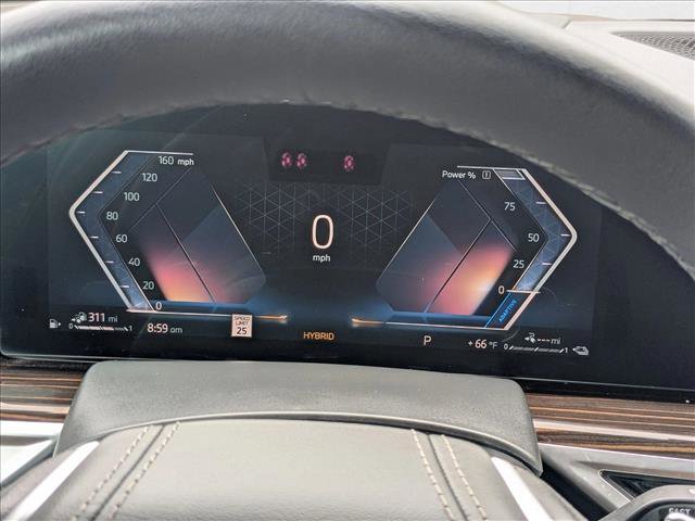 Used 2026 BMW X5 xDrive50e image 11