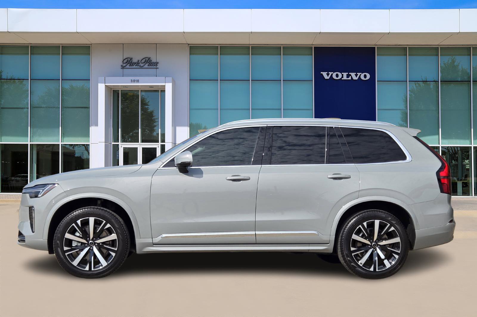 Certified 2025 Volvo XC90 B6 Core w/ Protection Package image 3