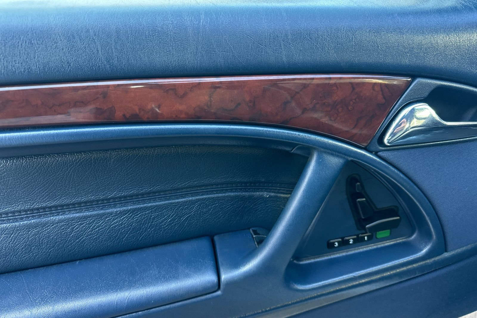 Used 1997 Mercedes-Benz SL 500 image 12