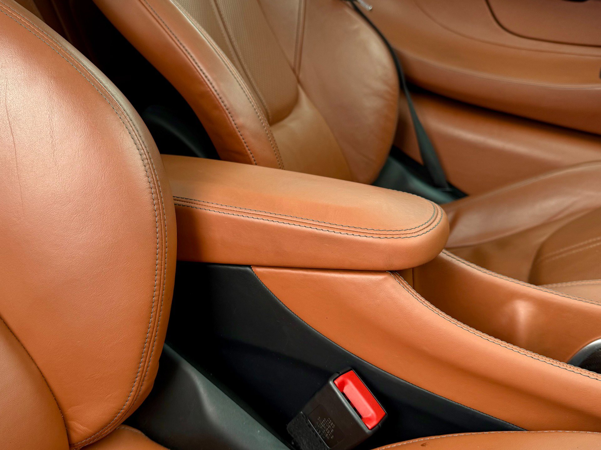 Used 2017 McLaren 570S image 38