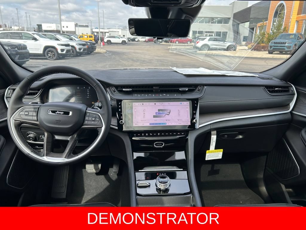 New 2026 Jeep Grand Cherokee Limited AWD/4WD image 9