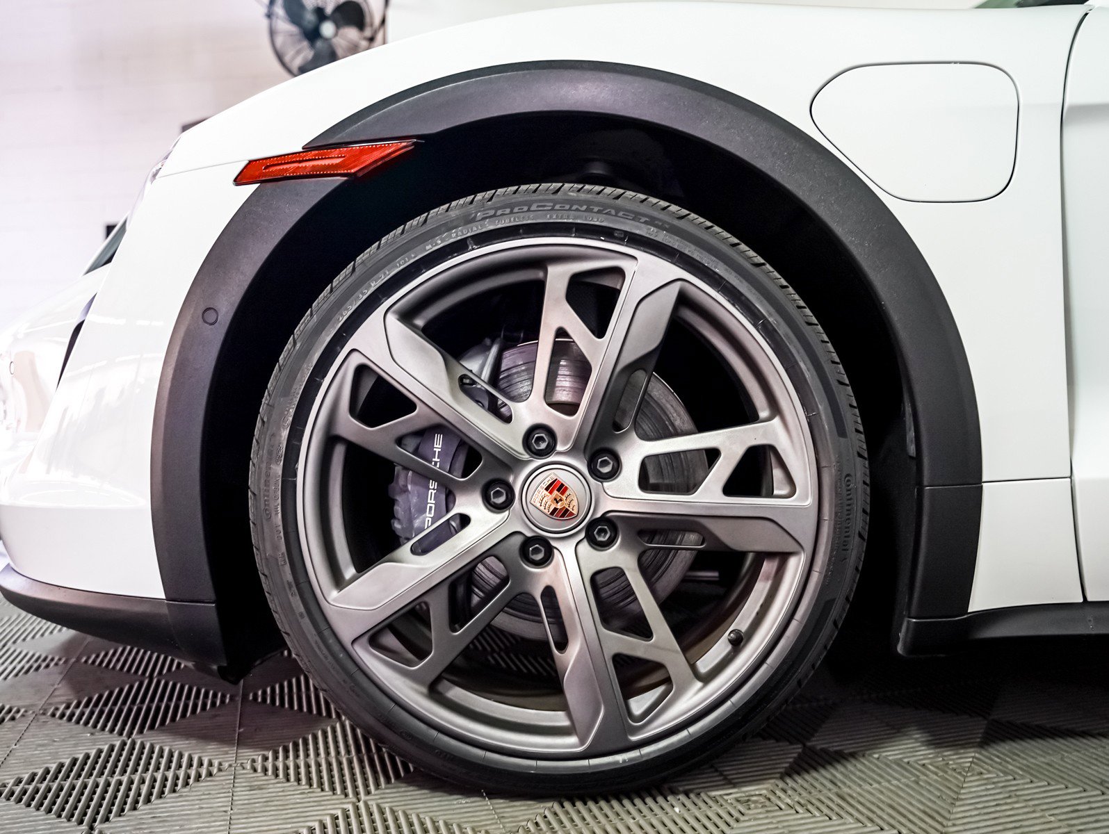 Certified 2024 Porsche Taycan 4 Cross Turismo w/ Premium Package AWD/4WD image 13