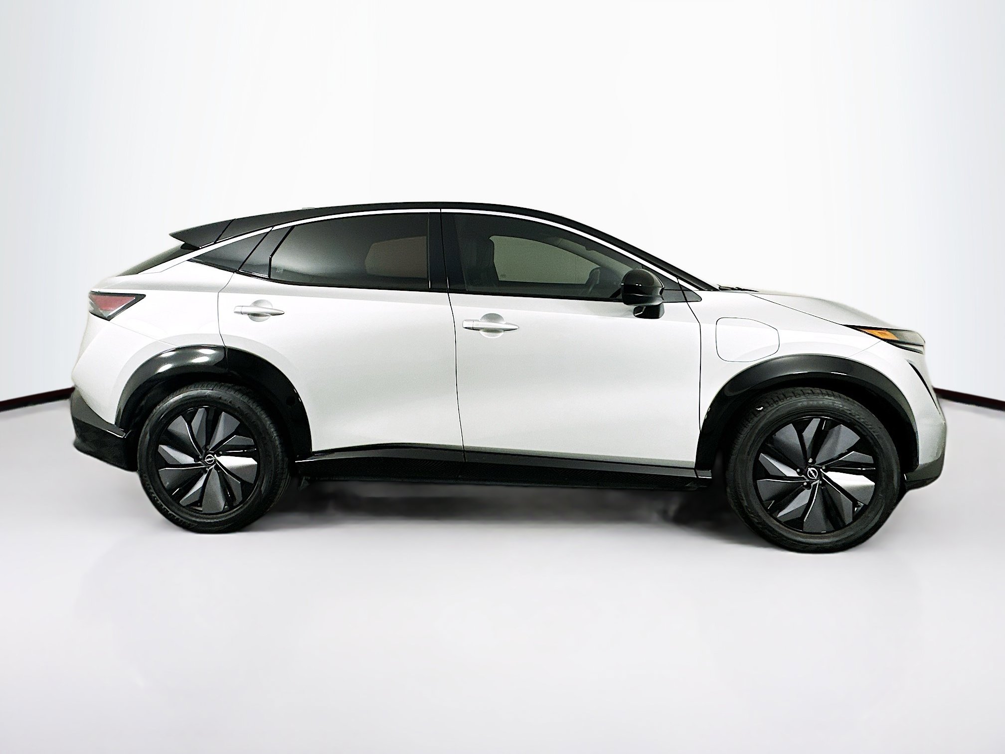 Used 2023 Nissan Ariya FWD image 10